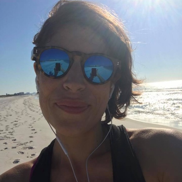 Meet your Posher, Jessica - Picture 1 of 1